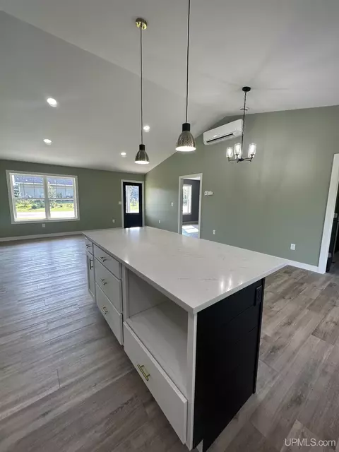 2108 S 18th, Escanaba, MI 49829 photo 6