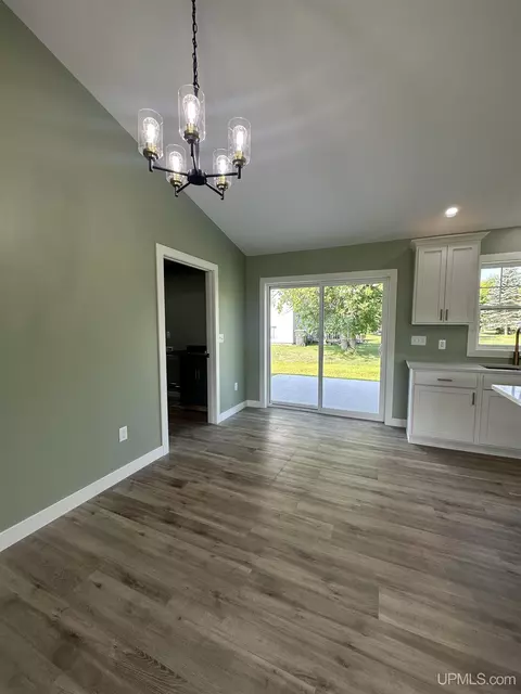 2108 S 18th, Escanaba, MI 49829 photo 11