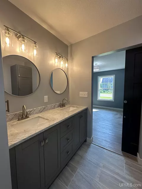 2108 S 18th, Escanaba, MI 49829 photo 16