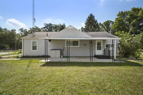 1820 Sutton, Adrian, MI 49221 photo 2