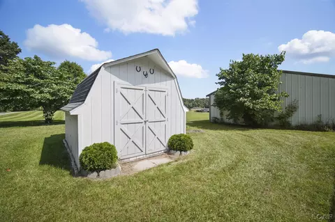 1820 Sutton, Adrian, MI 49221 photo 7