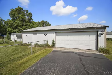 1820 Sutton, Adrian, MI 49221 photo 5