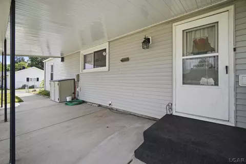 1820 Sutton, Adrian, MI 49221 photo 4