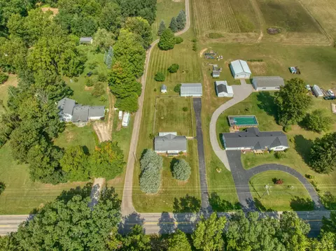 1820 Sutton, Adrian, MI 49221 photo 23