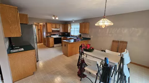 23865 Pointe, Macomb, MI 48042 photo 5