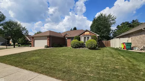 23865 Pointe, Macomb, MI 48042 photo 24