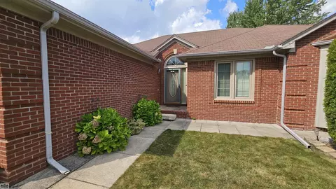 23865 Pointe, Macomb, MI 48042 photo 18