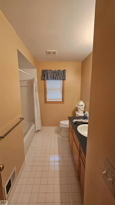23865 Pointe, Macomb, MI 48042 photo 13