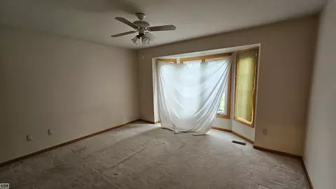 23865 Pointe, Macomb, MI 48042 photo 12