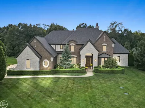 61715 Bradbury # 16, Washington Township, MI 48094