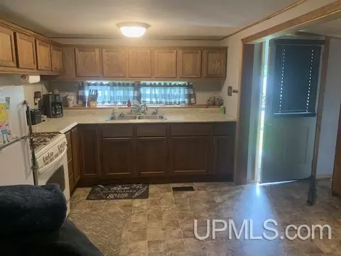 3269 13th, Bark River, MI 49807 photo 3