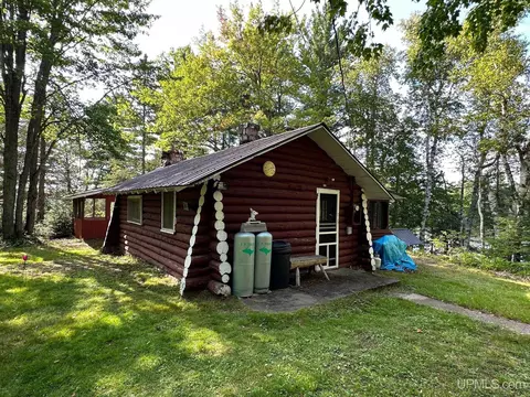 1475 Gold Mine Lk, Ishpeming, MI 49849