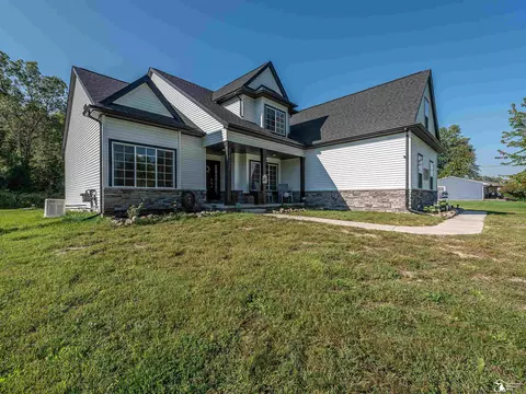 5655 Oakville Waltz, New Boston, MI 48164