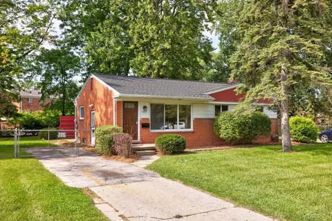 4925 Thornehurst, Saginaw, MI 48603