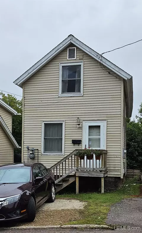 176 Pine, Lake Linden, MI 49945