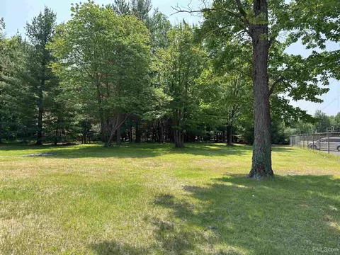 5231 18th, Escanaba, MI 49829 photo 8