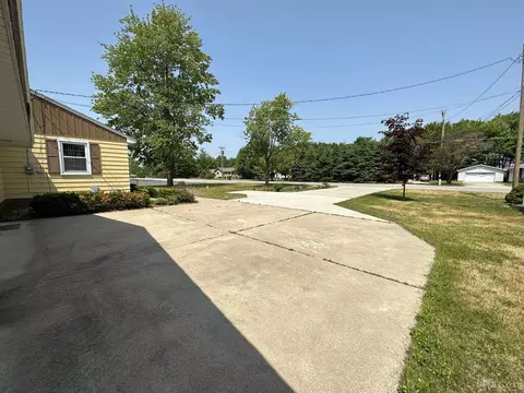 5231 18th, Escanaba, MI 49829 photo 3