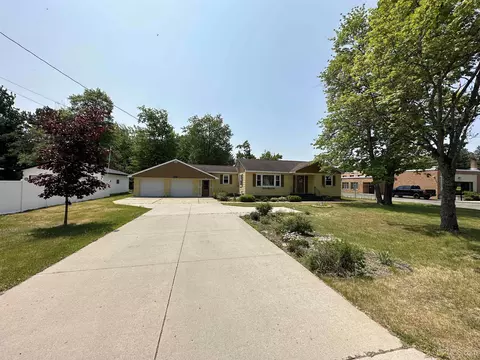 5231 18th, Escanaba, MI 49829 photo 2