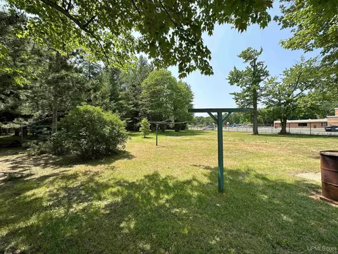 5231 18th, Escanaba, MI 49829 photo 7