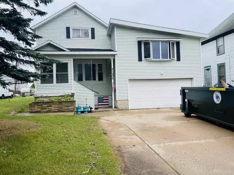 1406 S 2nd, Escanaba, MI 49829
