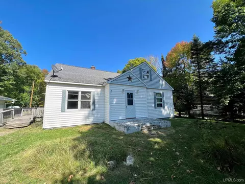 4258 W Us2, Iron River, MI 49935