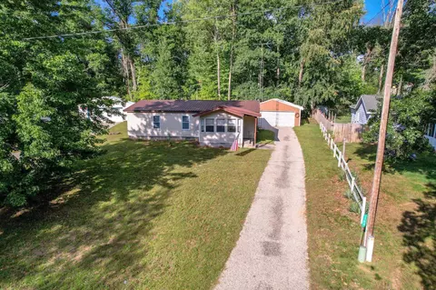 1766 Dow, Gladwin, MI 48624 photo 2