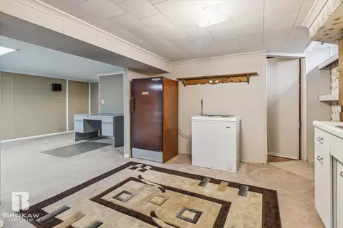 1489 Williamsburg, Flint, MI 48507 photo 32