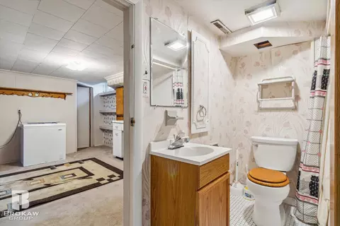 1489 Williamsburg, Flint, MI 48507 photo 33