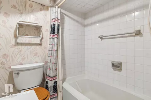 1489 Williamsburg, Flint, MI 48507 photo 34