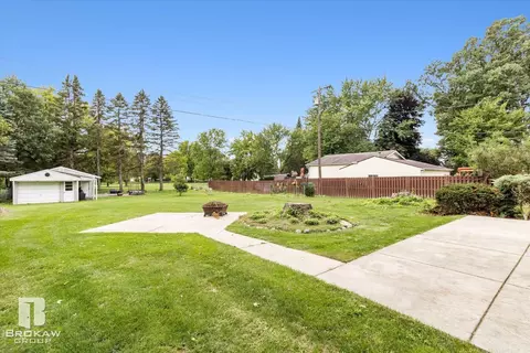 1489 Williamsburg, Flint, MI 48507 photo 40