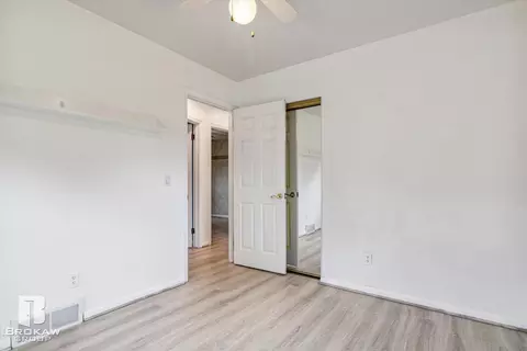 1489 Williamsburg, Flint, MI 48507 photo 19