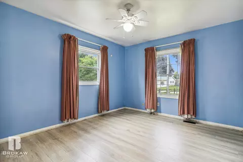 1489 Williamsburg, Flint, MI 48507 photo 22