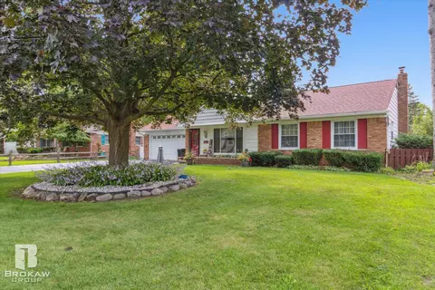 1489 Williamsburg, Flint, MI 48507