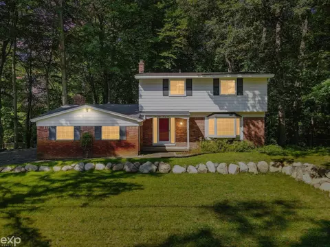 4829 Parview, Clarkston, MI 48346