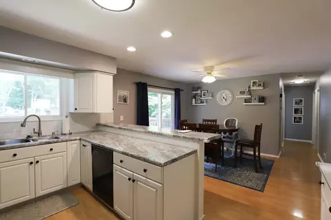 1029 Springview, Flushing, MI 48433 photo 14