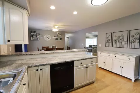 1029 Springview, Flushing, MI 48433 photo 13