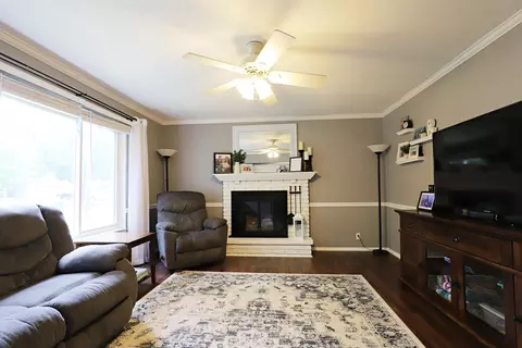 1029 Springview, Flushing, MI 48433 photo 4