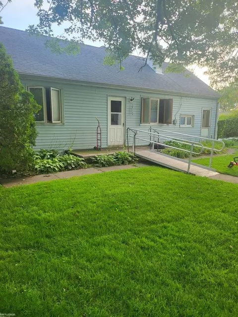 48606 Jefferson Ave, Chesterfield, MI 48047