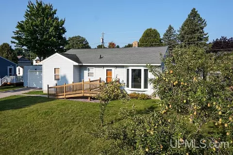 145 N Lilac, Ishpeming, MI 49849 photo 3