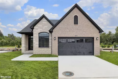 18714 Saint Joseph, Macomb, MI 48042