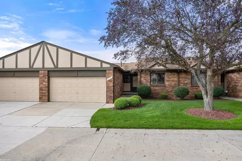 29735 Red Oak, Warren, MI 48092