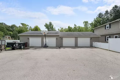 547 W Sterns, Temperance, MI 48182 photo 4