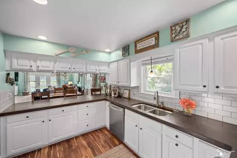 547 W Sterns, Temperance, MI 48182 photo 11