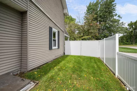 547 W Sterns, Temperance, MI 48182 photo 41