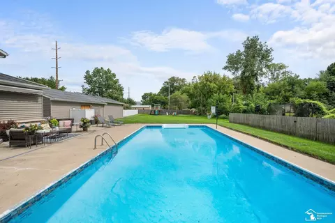 547 W Sterns, Temperance, MI 48182 photo 37