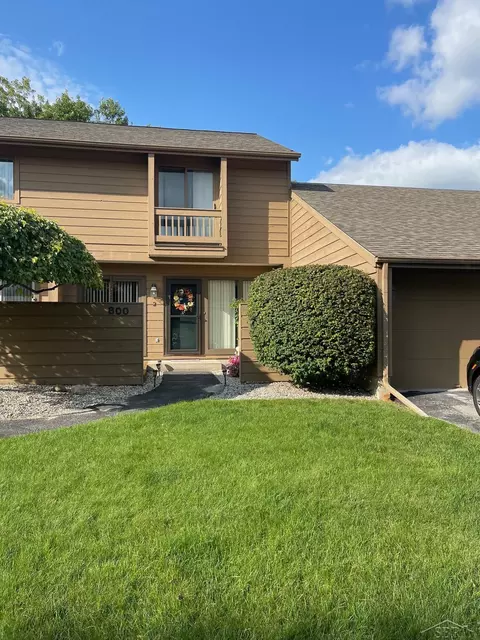 800 Fairlane # 2, Saginaw, MI 48609