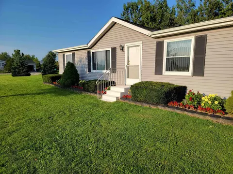 13285 Elms, Birch Run, MI 48415 photo 2