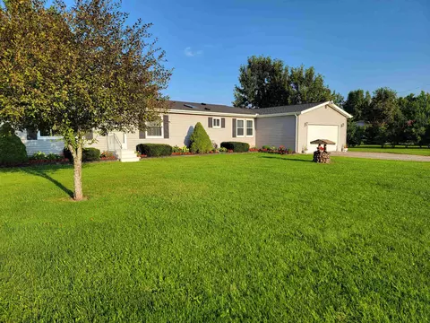 13285 Elms, Birch Run, MI 48415 photo 4