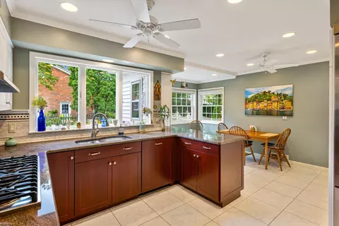 92 Deeplands, Grosse Pointe Woods, MI 48236 photo 27