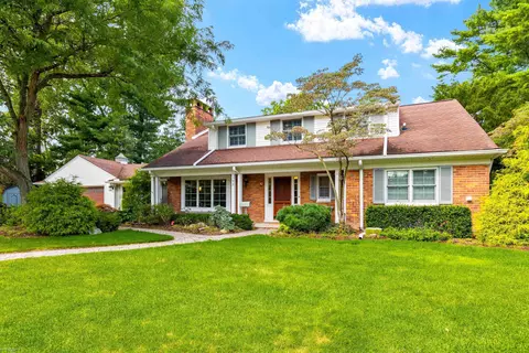 92 Deeplands, Grosse Pointe Woods, MI 48236 photo 15